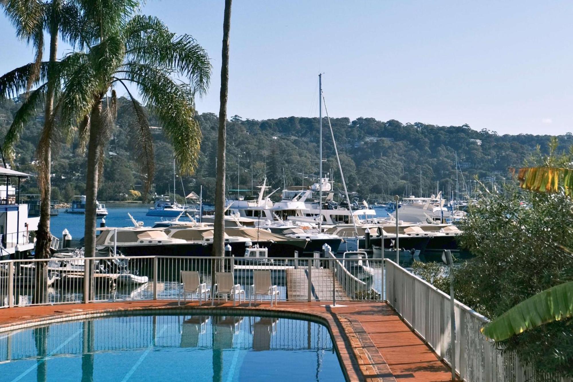 Mirage Hotel Newport Exterior photo