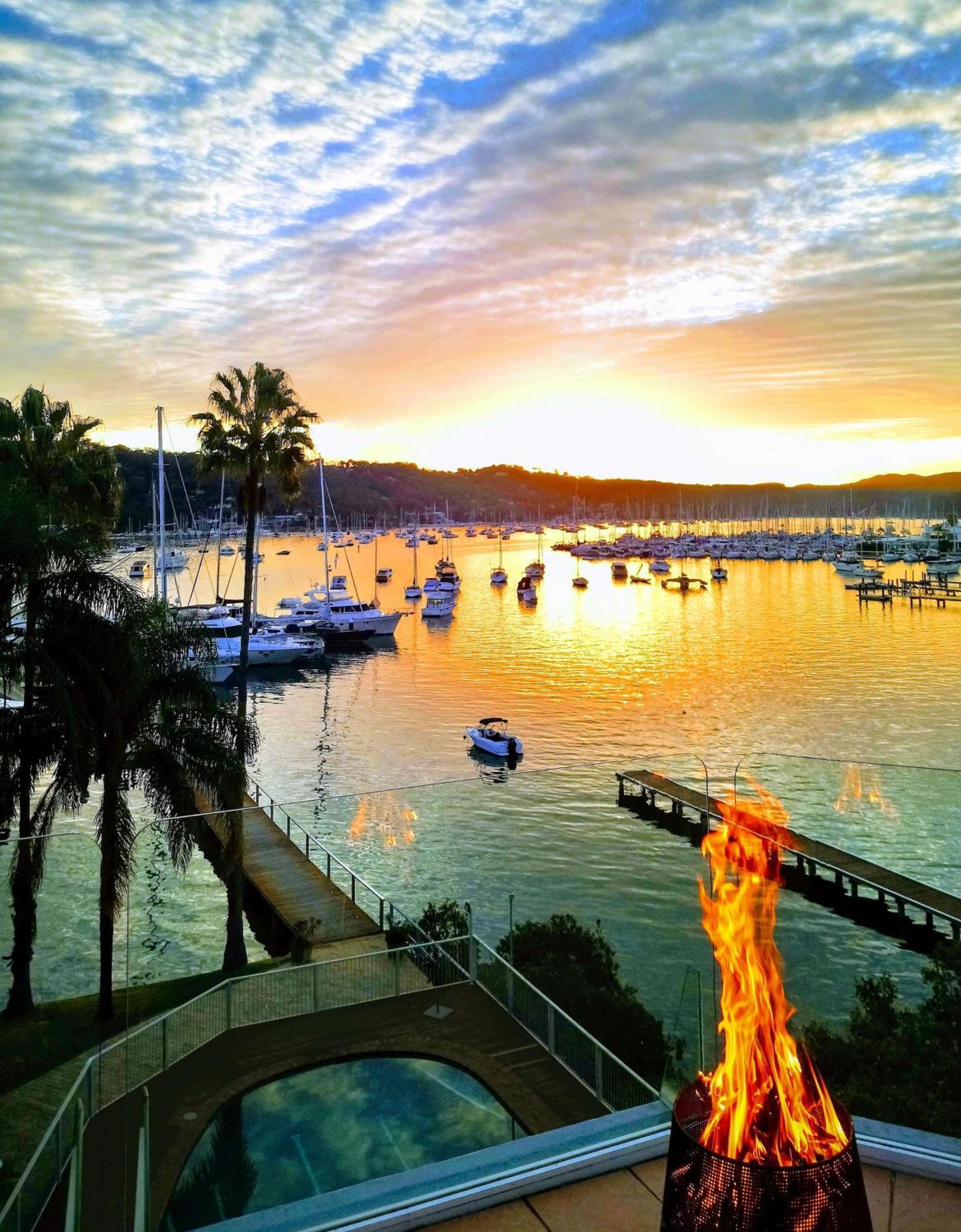 Mirage Hotel Newport Exterior photo